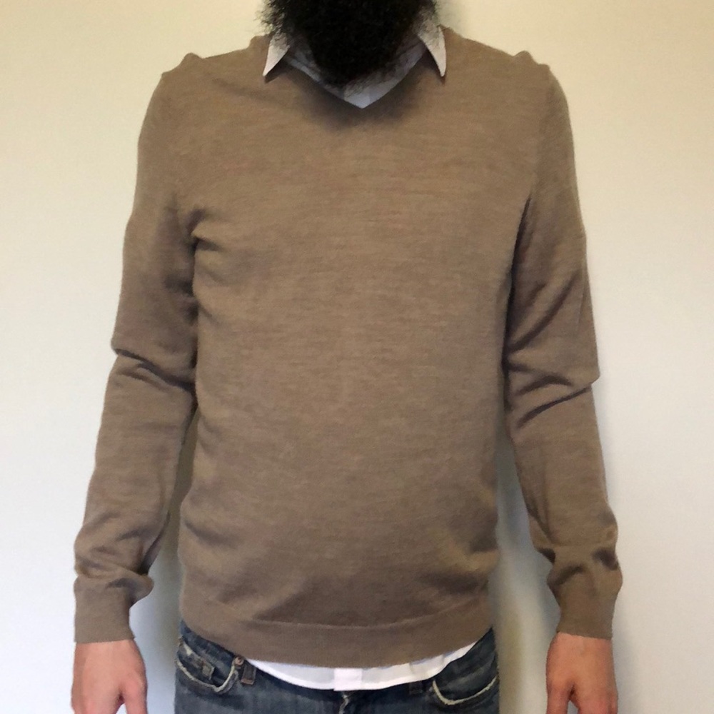Gap Men’s Extra Fine Merino  V-neck Sweater size S